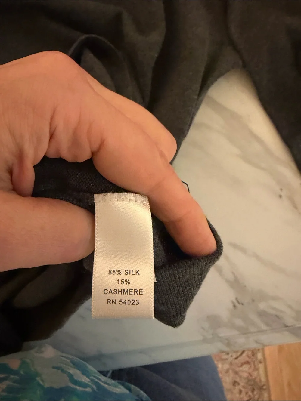 Banana Republic Silk & Cashmere Men's V-Neck Sweater in Charcoal- L